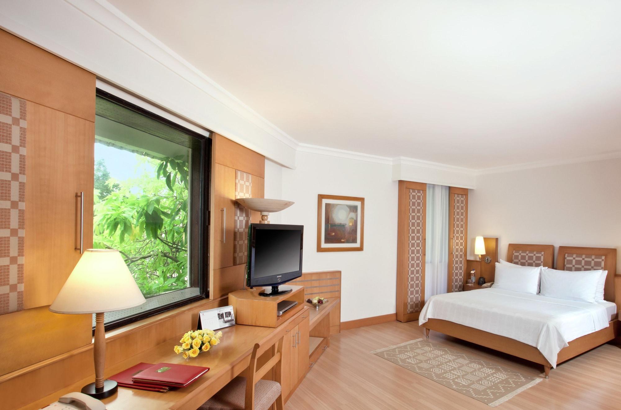 Trident Chennai Hotel Ngoại thất bức ảnh A room at the Taj Bengal