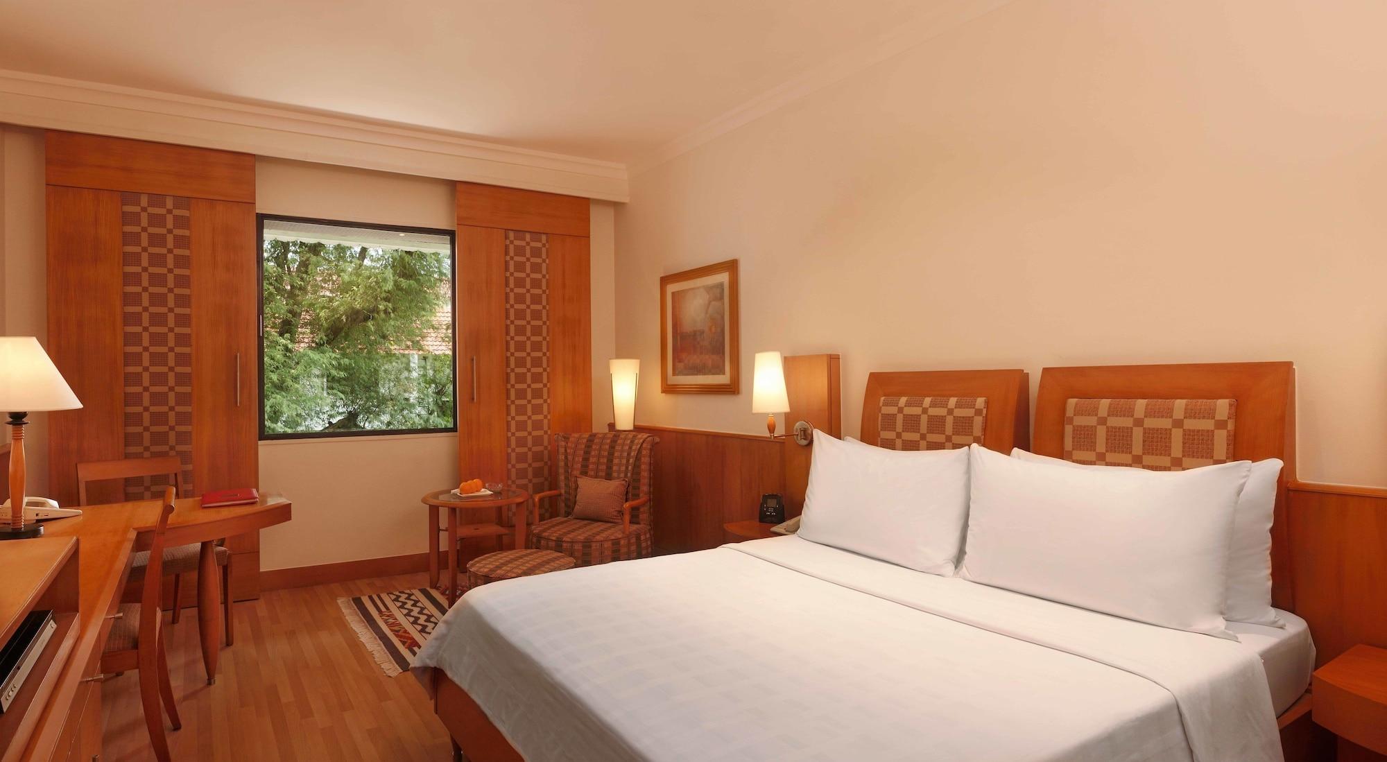 Trident Chennai Hotel Ngoại thất bức ảnh A room at the Taj Bengal