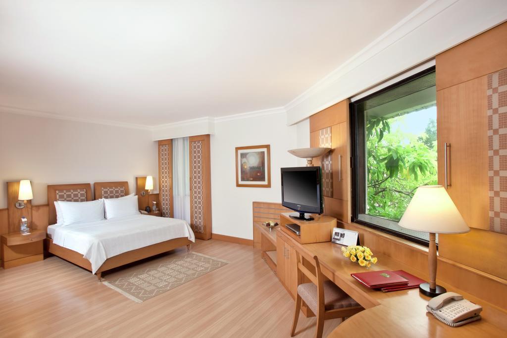 Trident Chennai Hotel Ngoại thất bức ảnh A room at the Taj Bengal