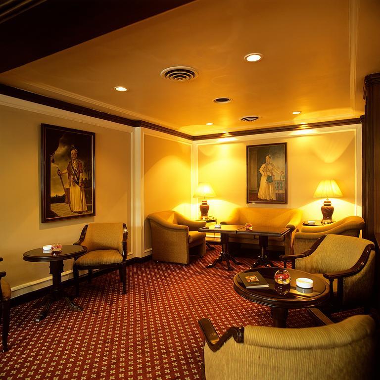 Trident Chennai Hotel Ngoại thất bức ảnh The lounge at the airport
